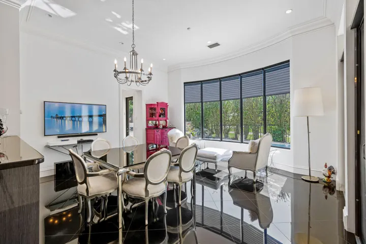 Breakfast area