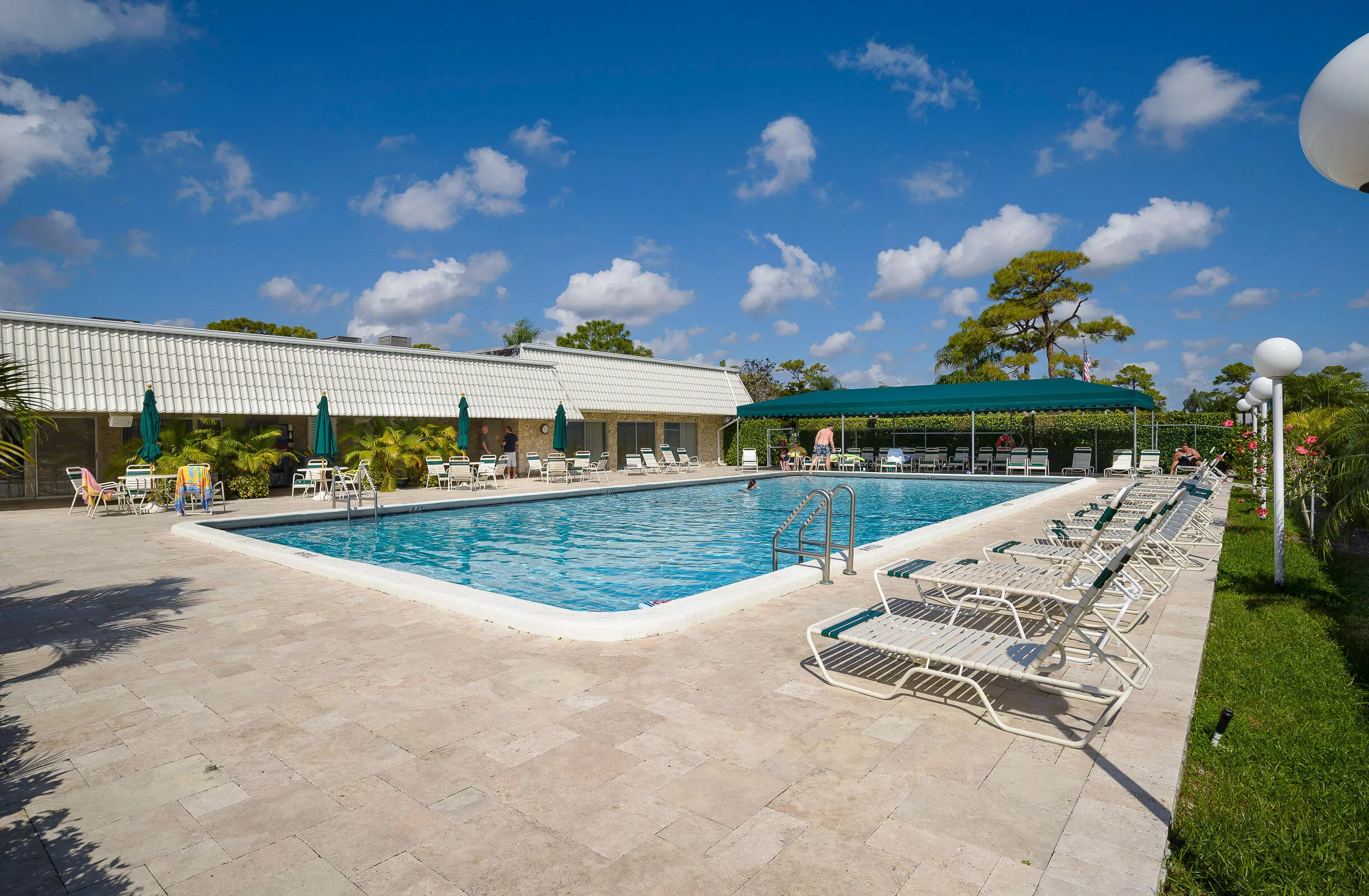 03--Pines of Delray W-MLS