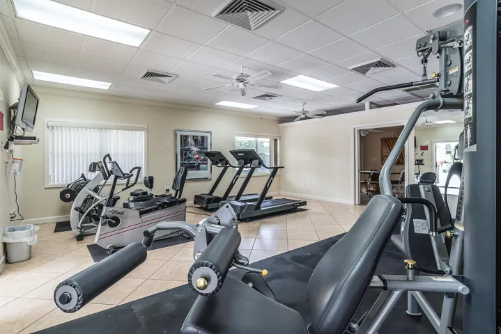 06--Pines of Delray W-MLS