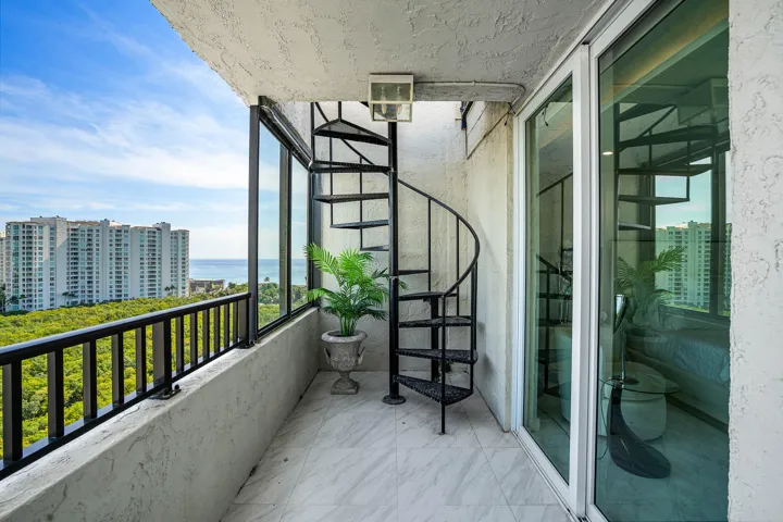 027-3912SouthOceanBoulevard-1501-Highlan