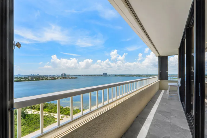 031-5280NorthOceanDrive-16E-RivieraBeach