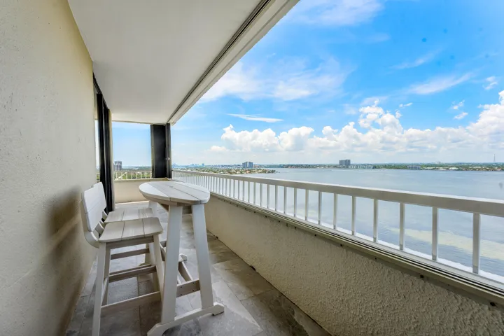 035-5280NorthOceanDrive-16E-RivieraBeach