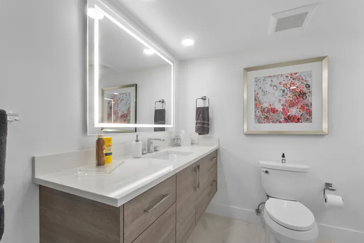 021-5280NorthOceanDrive-16E-RivieraBeach