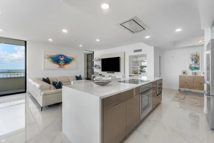 007-5280NorthOceanDrive-16E-RivieraBeach