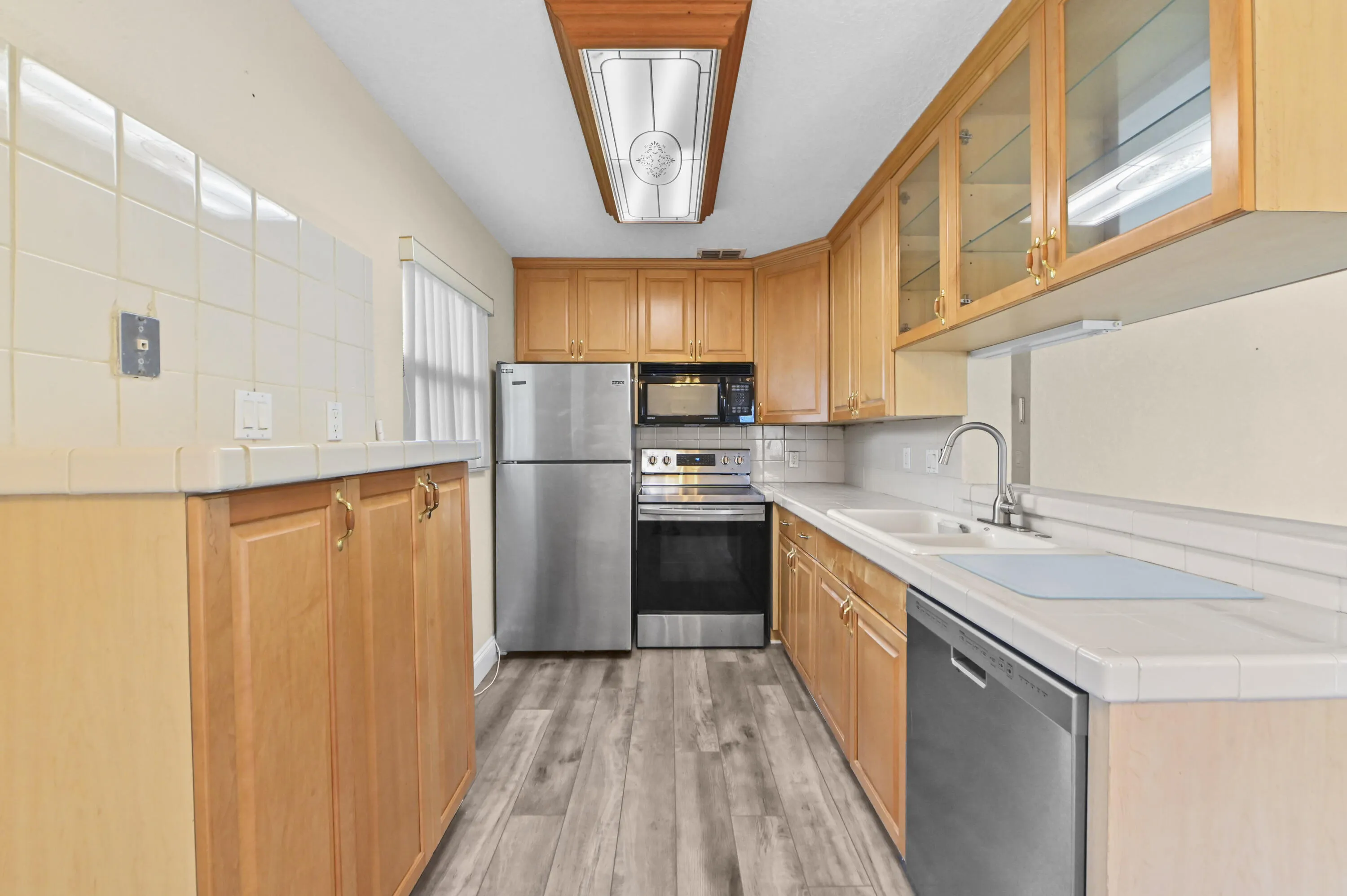 12 Kitchen 01