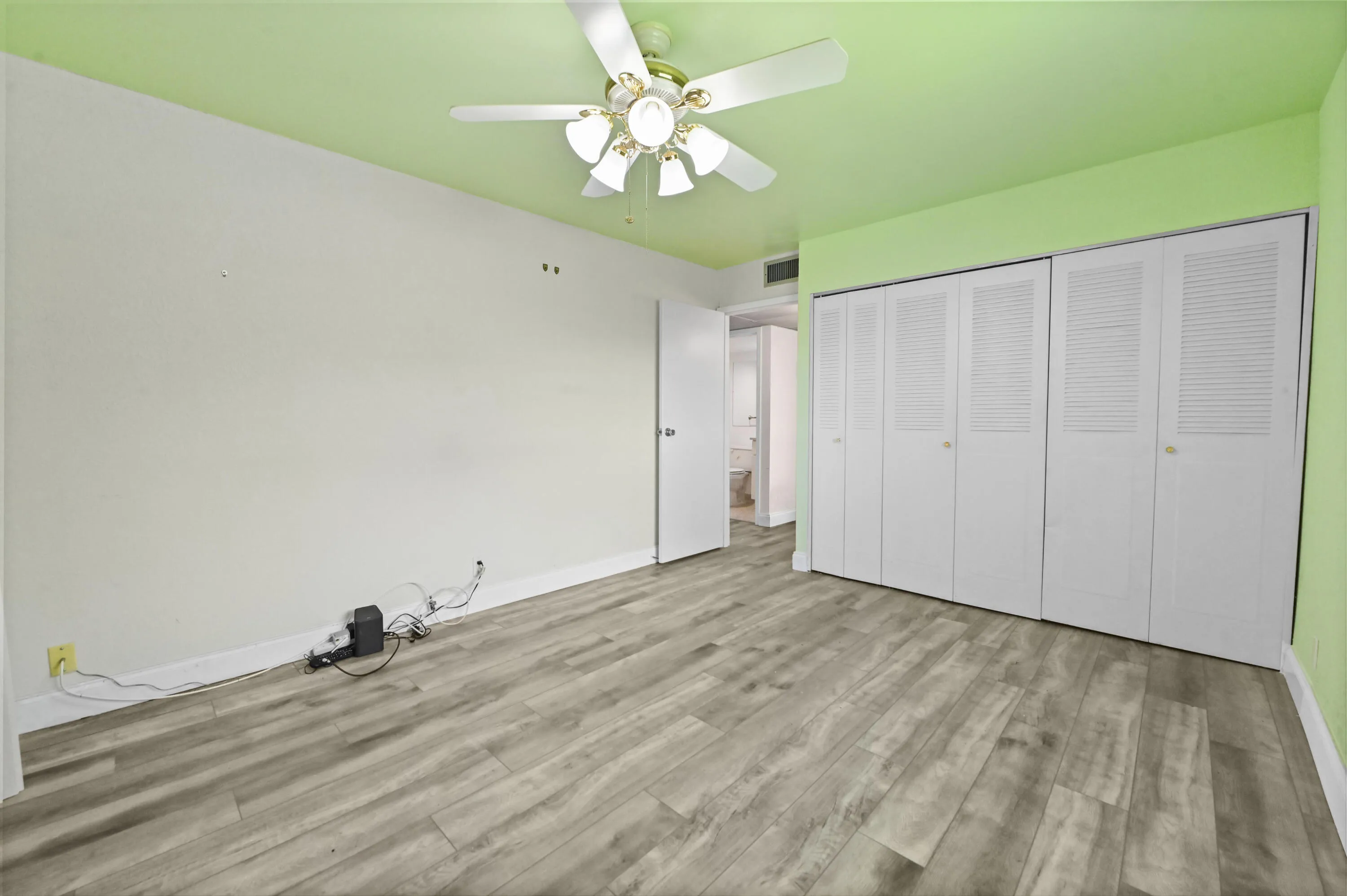 20 Bedroom 02