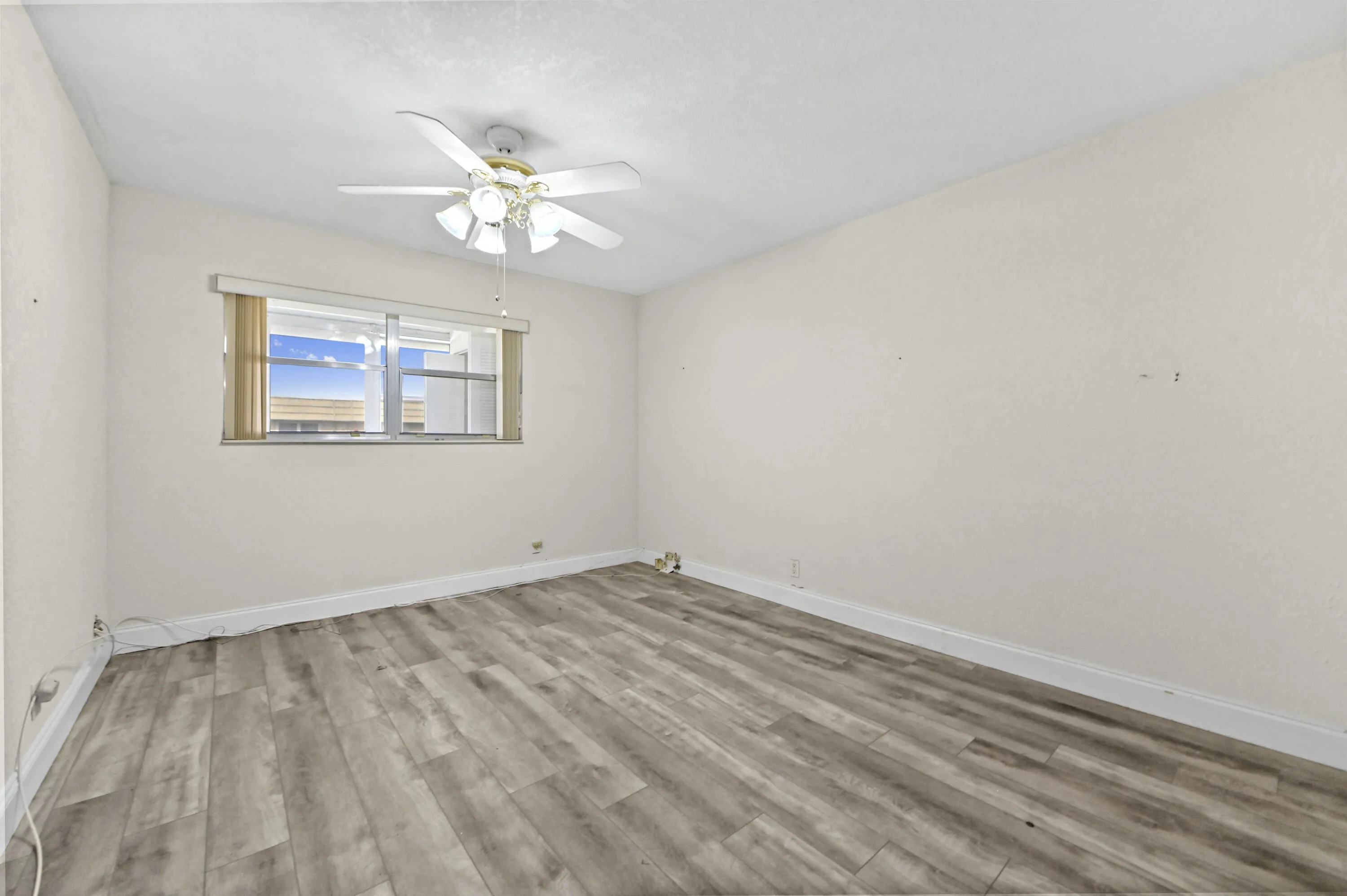 13 Bedroom 01