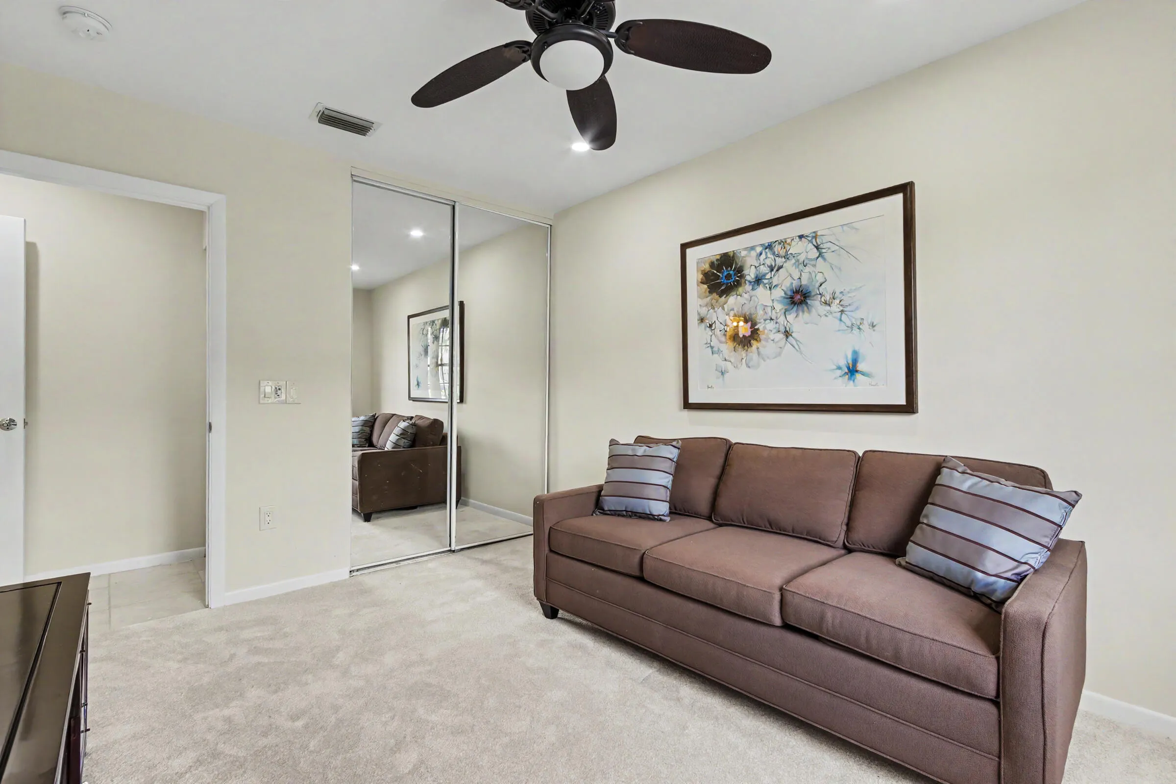 Gorgeous new carpet! Furniture included...