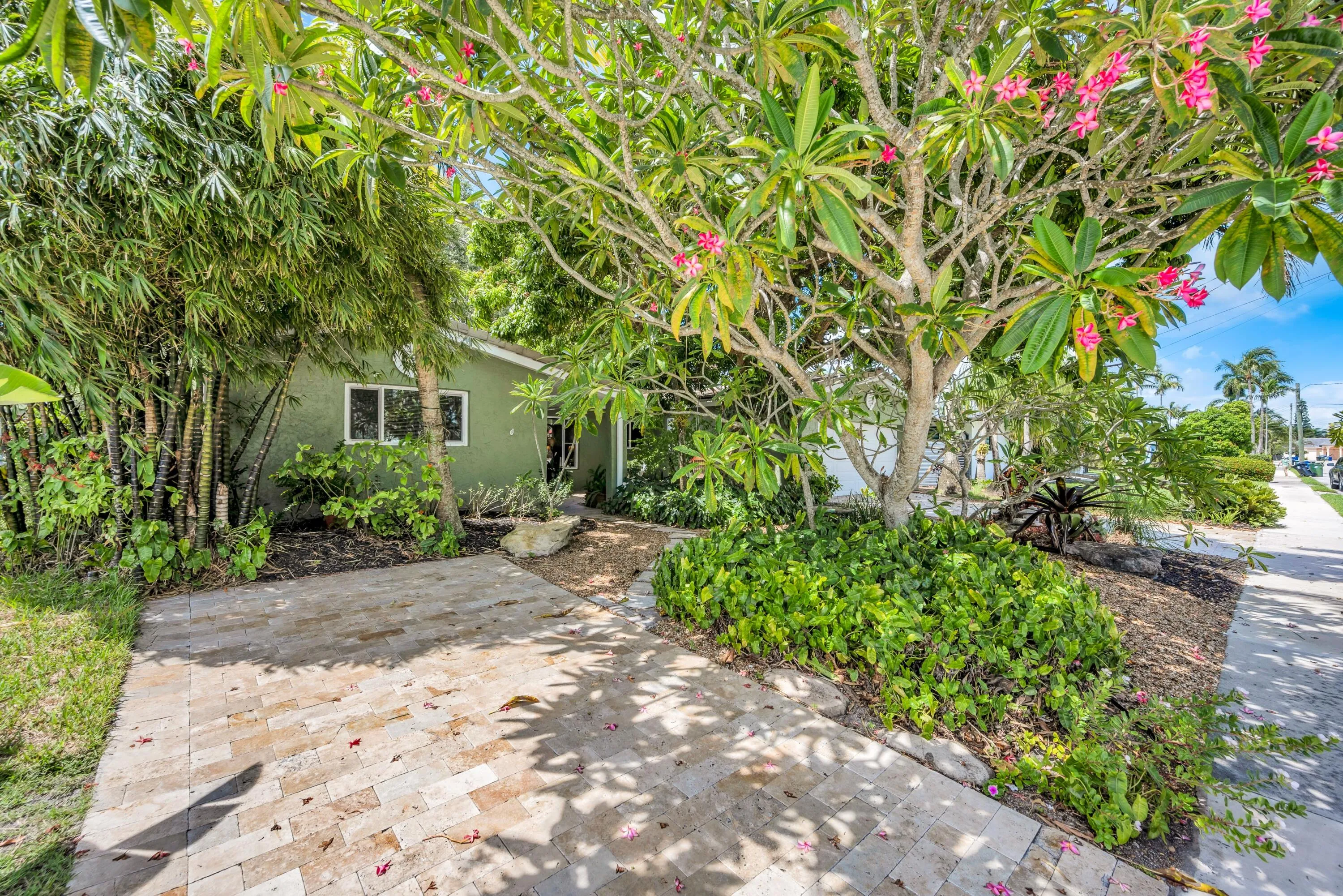 1200 ORANGE ISLE-4