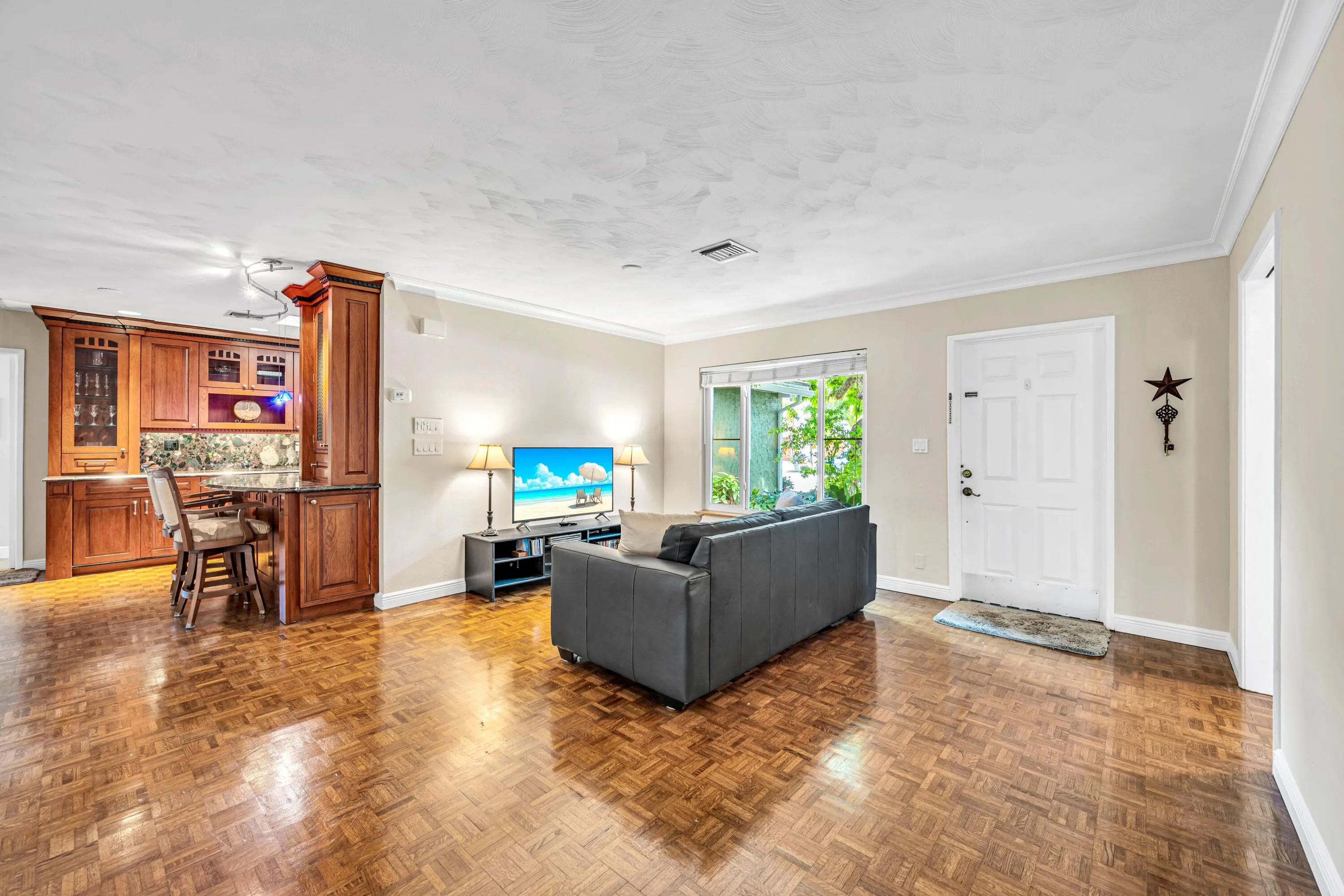 1200 ORANGE ISLE-7