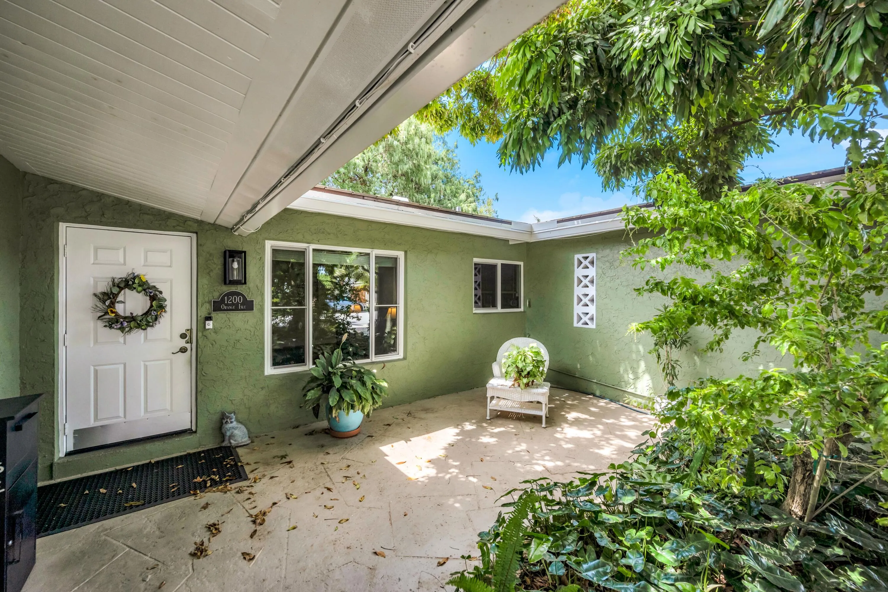1200 ORANGE ISLE-6