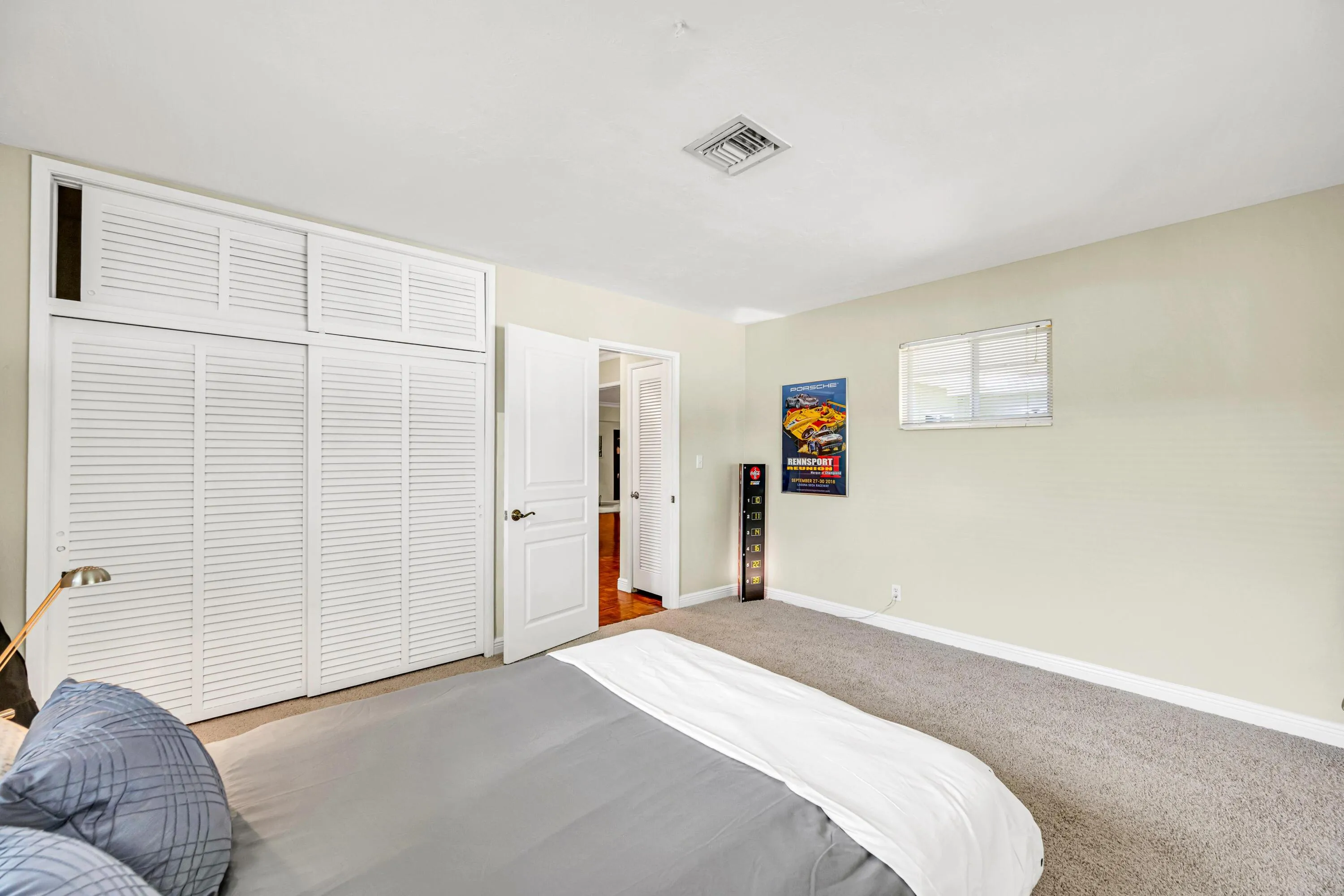 1200 ORANGE ISLE-50