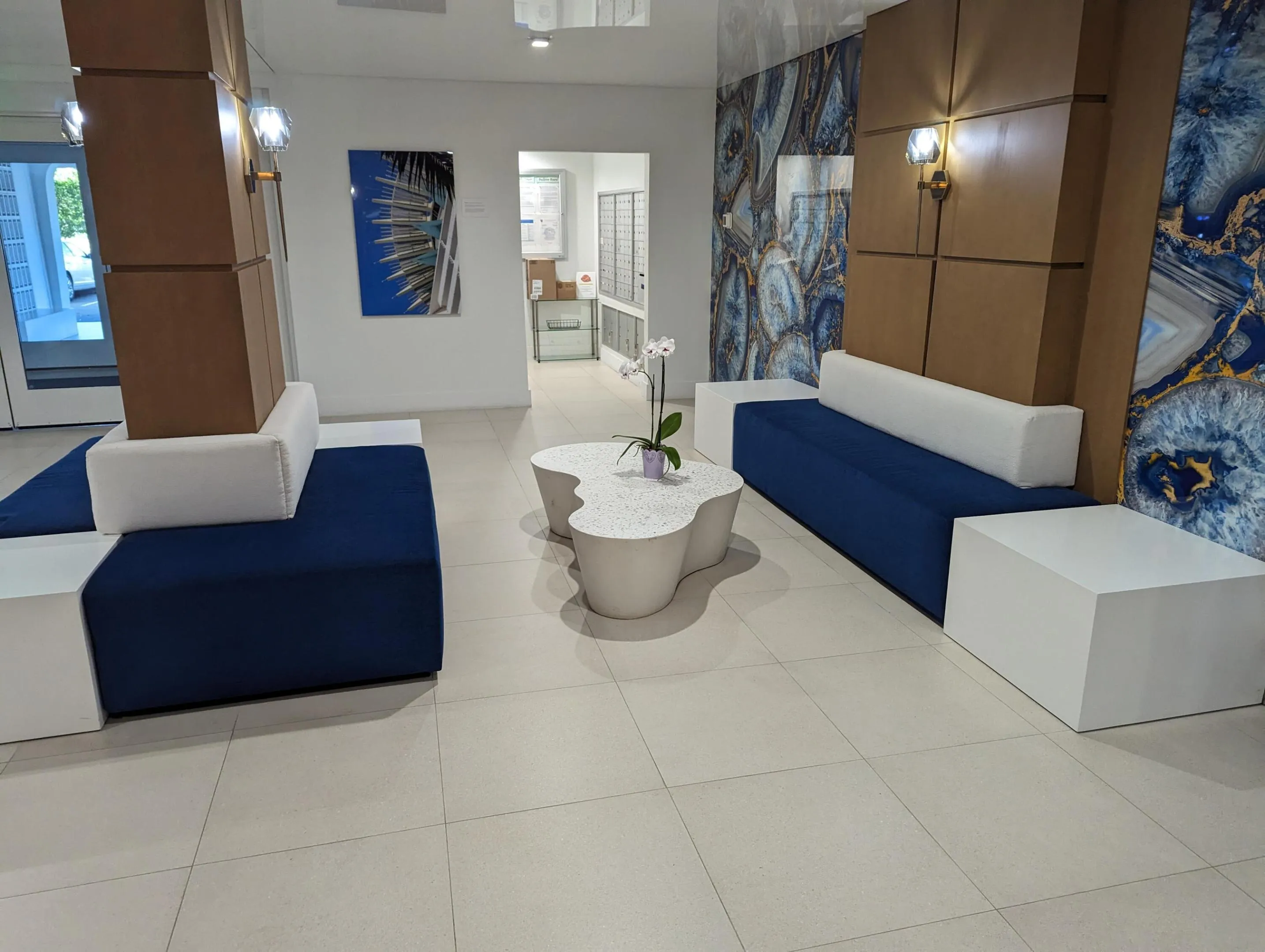 MAIL ROOM OFF LOBBY