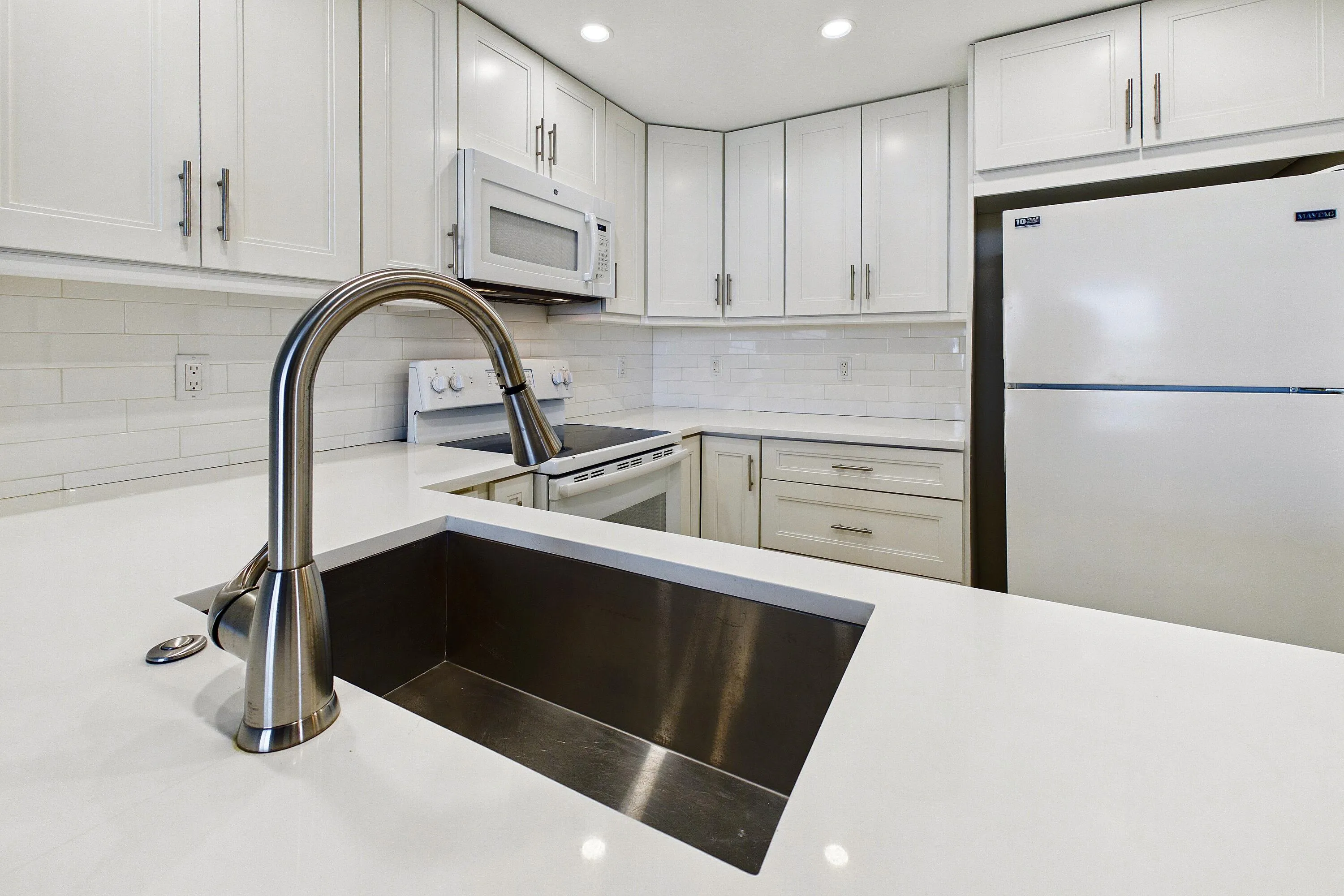 LARGE STAINLESS SINK