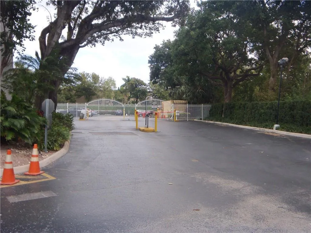 GATE ENTRY TO REAR PARKING