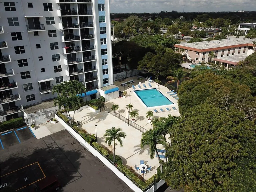 SPACIOUS SUNDECK