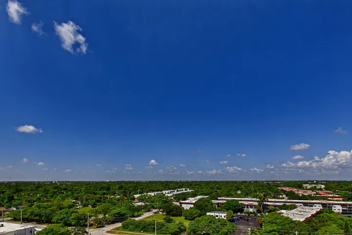 BEAUTIFUL 12TH FLOOR VIEWS