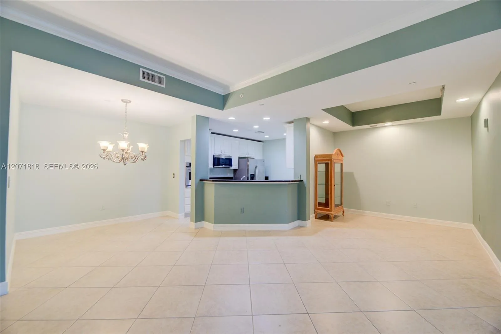 Dining, kitchen, flex/bonus room