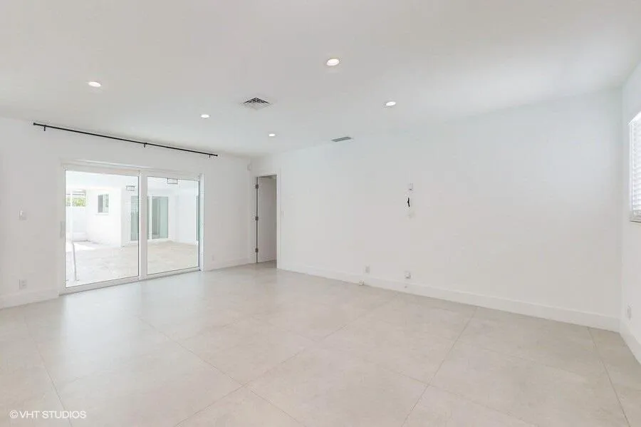 15_200sw6thave_2015_Small