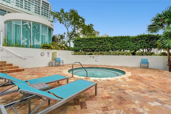 Jacuzzi.