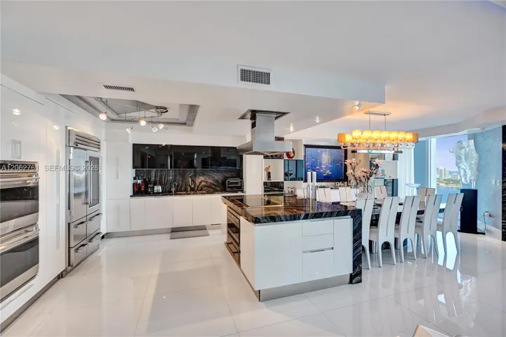 Kitchen and dinning table for 12.