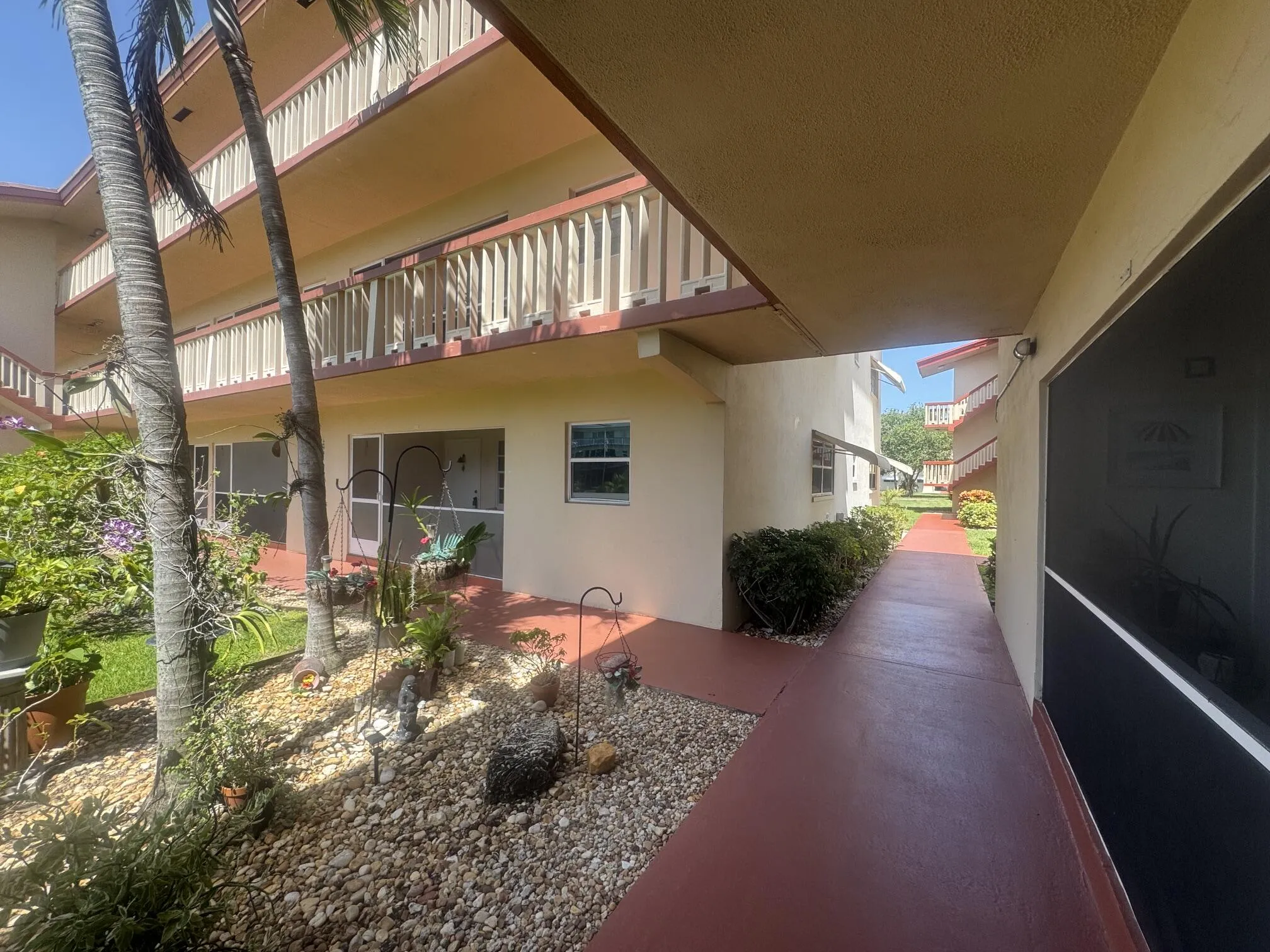 Ground Floor corner unit