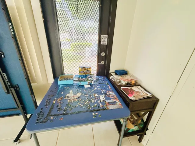 JIGSAW PUZZLES