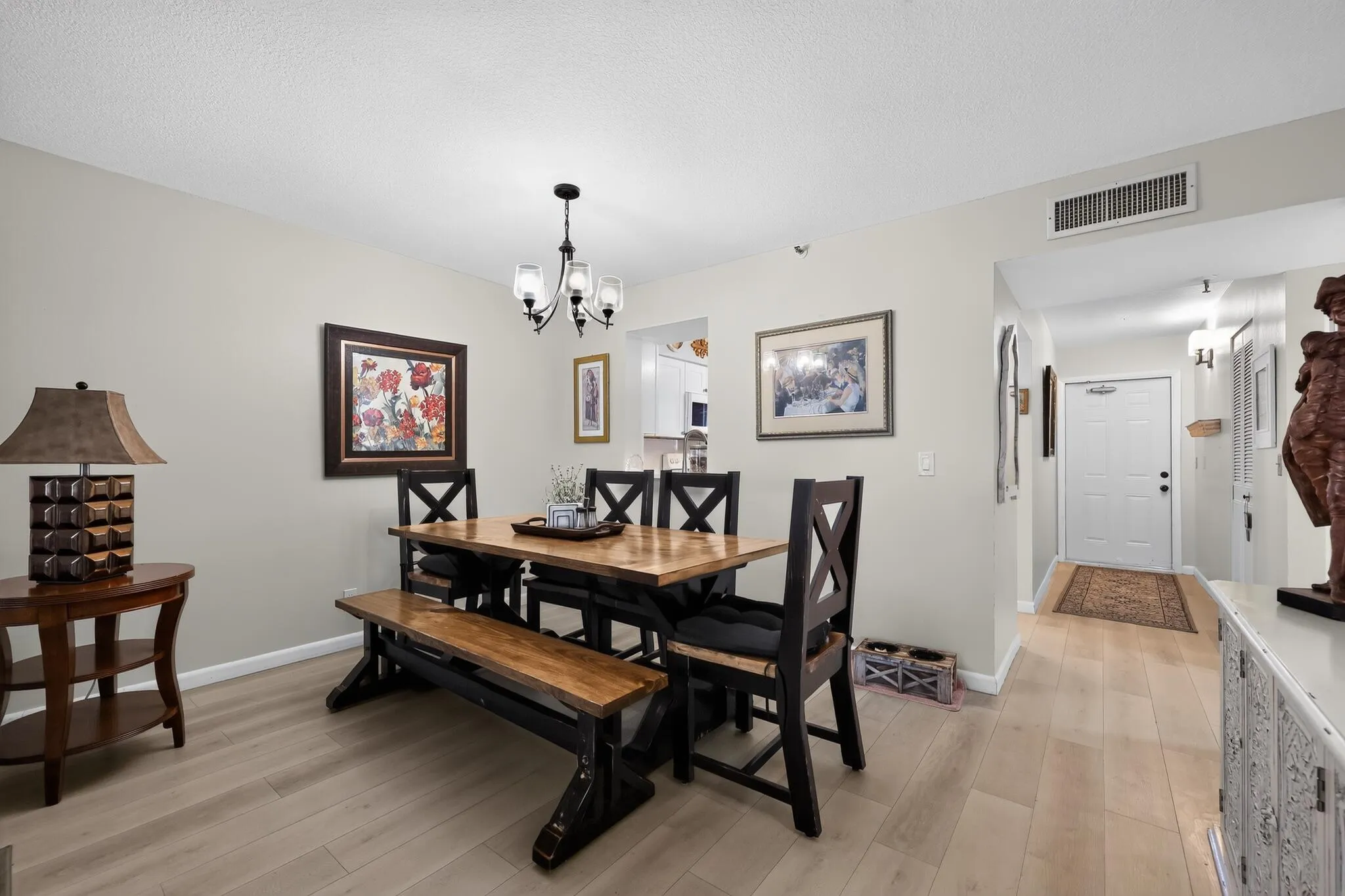 18_14527_Bonaire_Blvd-Dining_room-0055