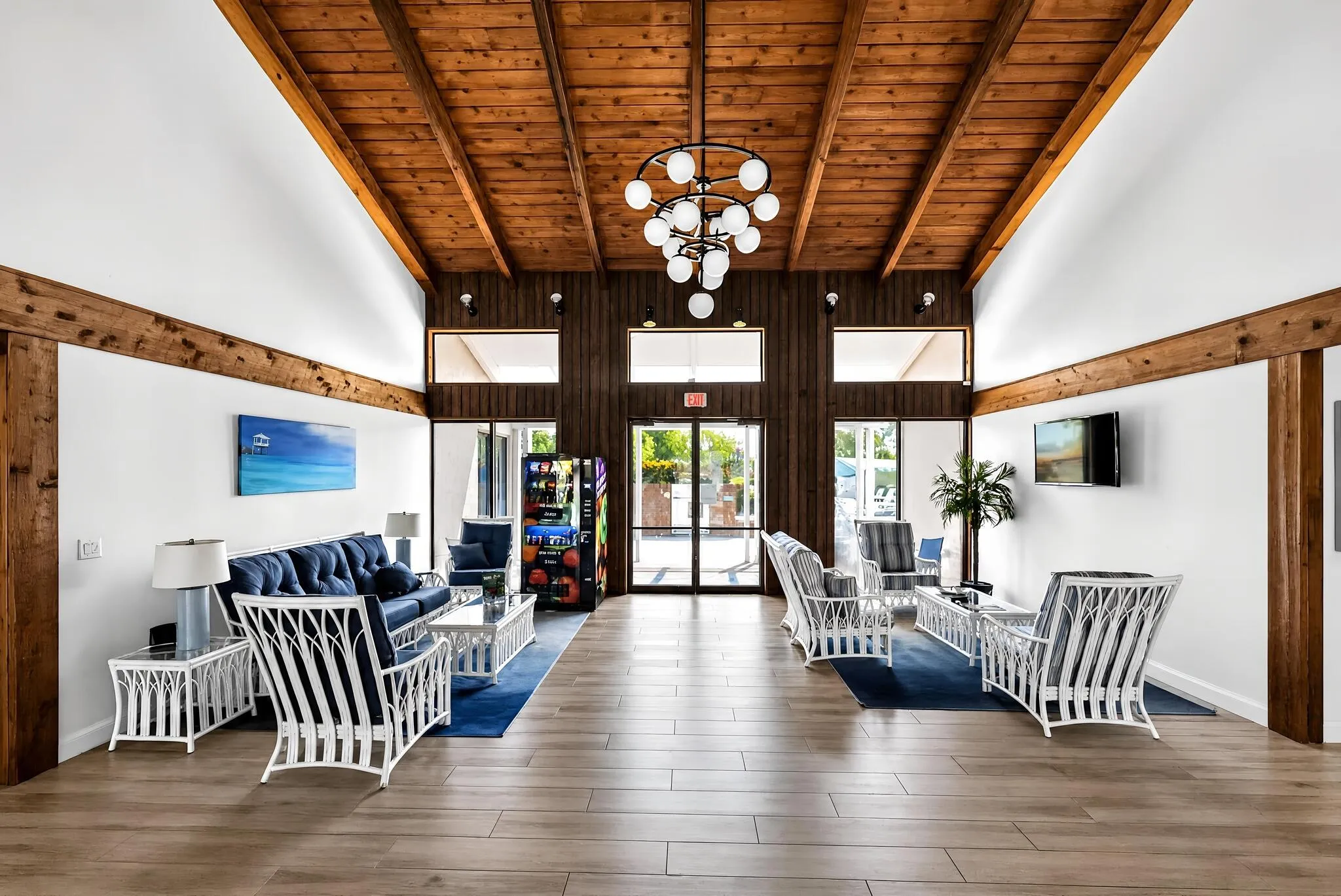 15_14527_Bonaire_Blvd-Living_room-nt-2