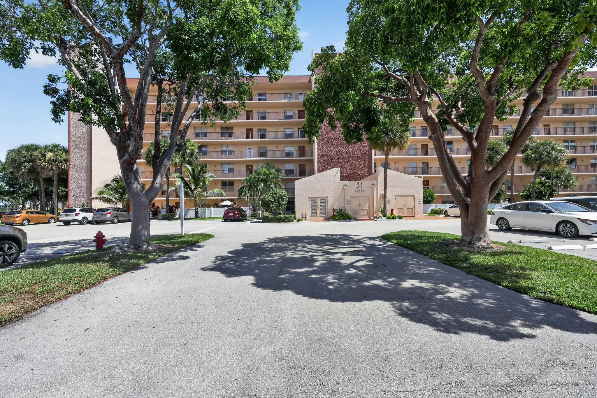 06_14527_Bonaire_Blvd-Exterior-0094