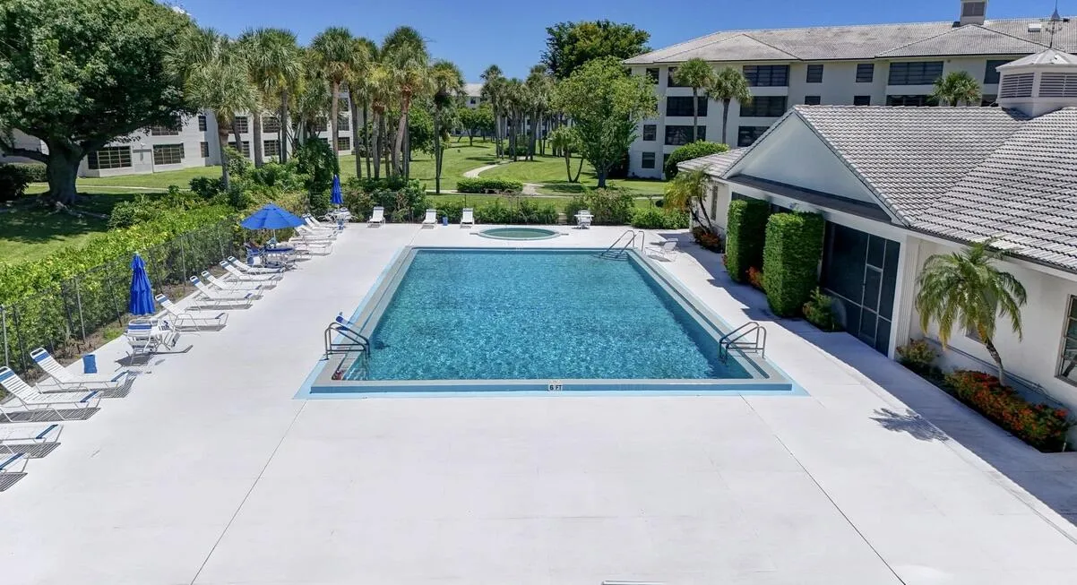 Amazing Clubhouse Pool & Spa