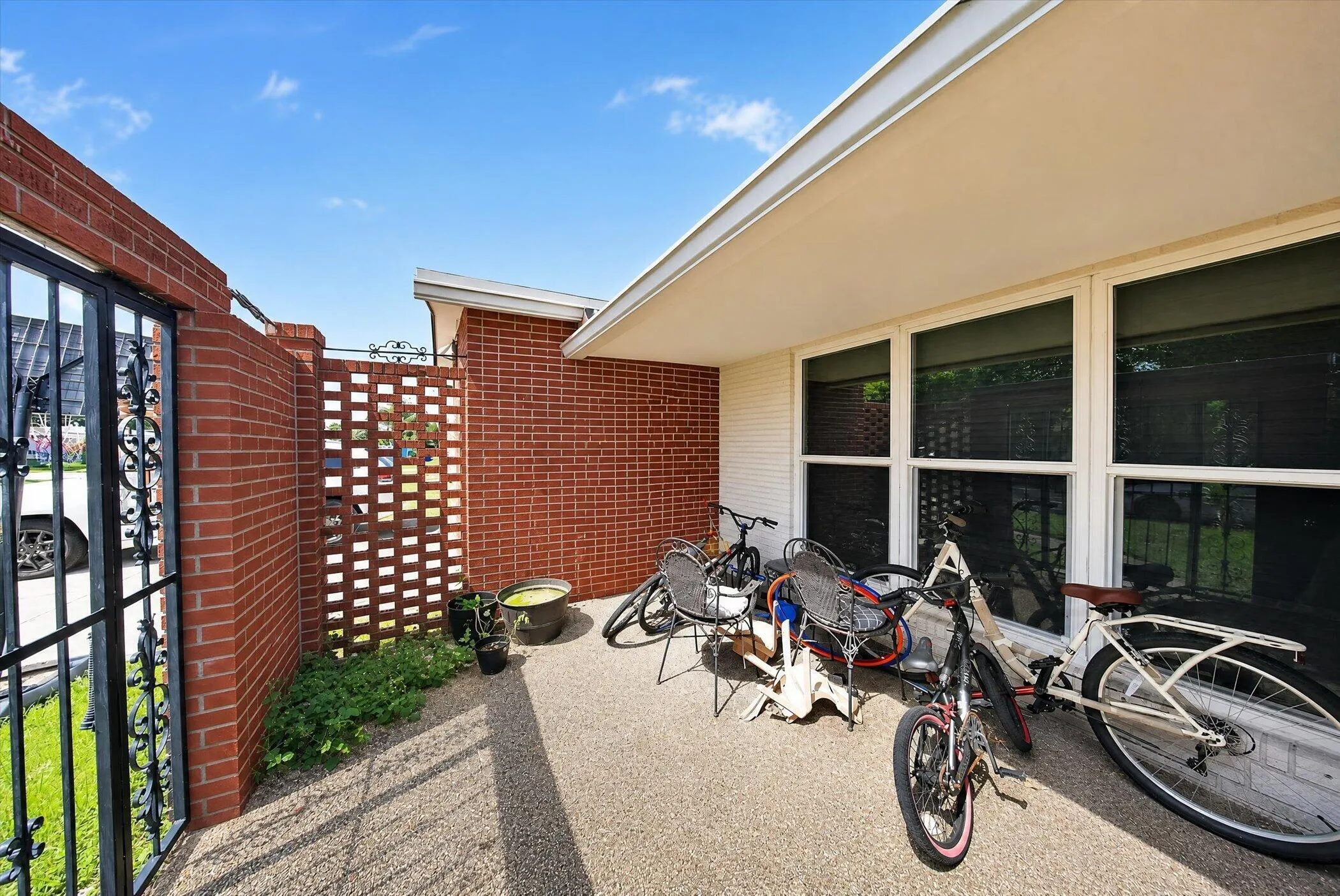 28-2251-SW-67th-Way-WindowStill-Photogra