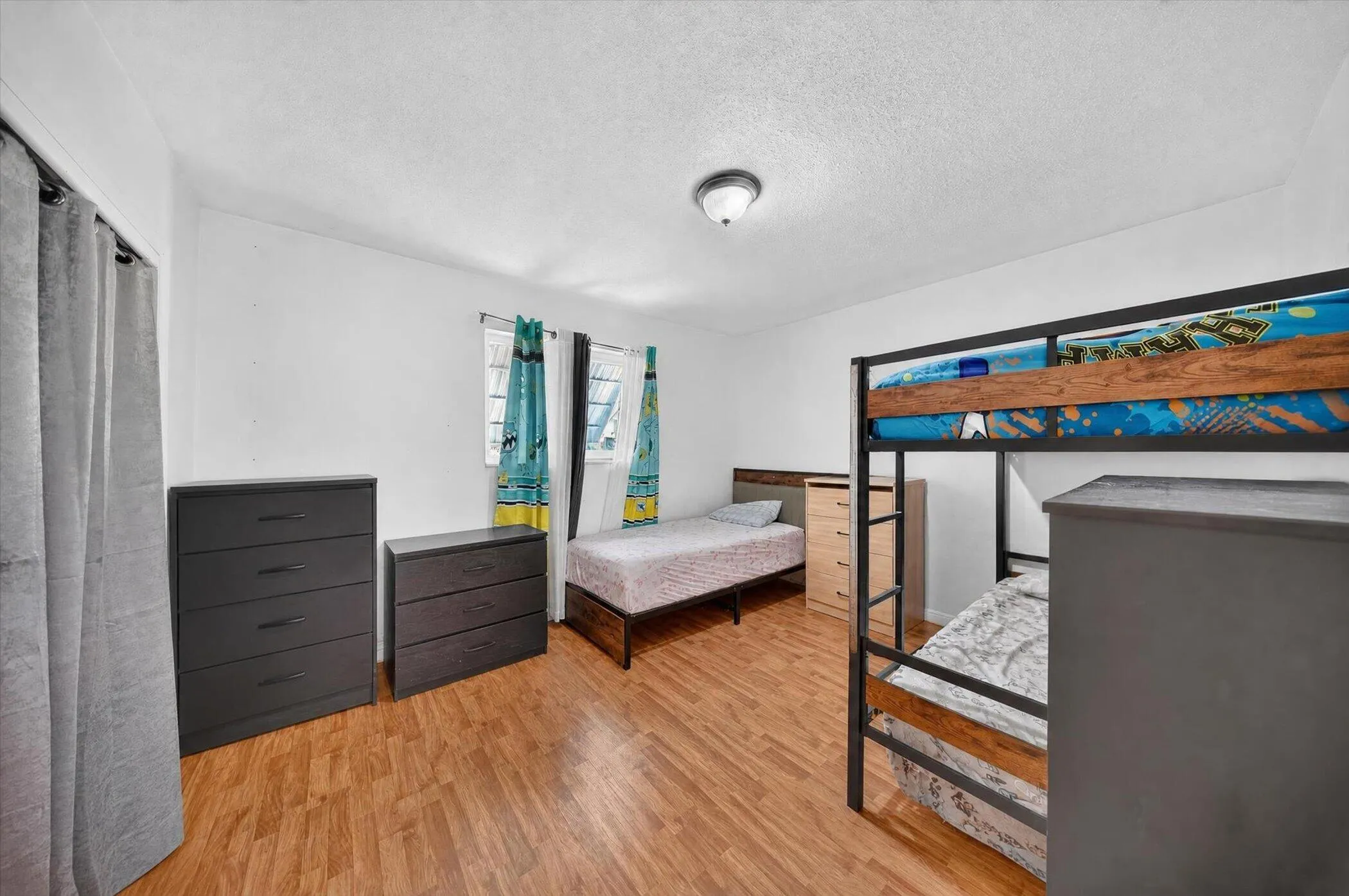 24-2251-SW-67th-Way-WindowStill-Photogra