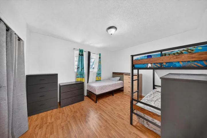 24-2251-SW-67th-Way-WindowStill-Photogra