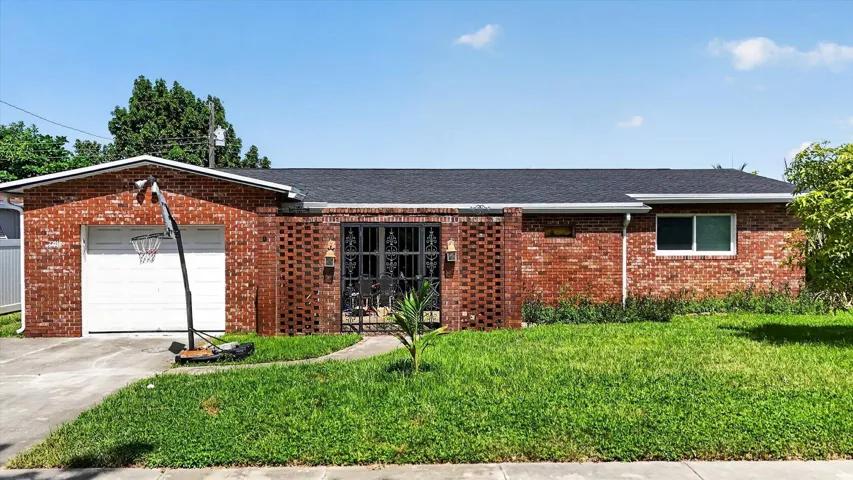 33-2251-SW-67th-Way-WindowStill-Photogra