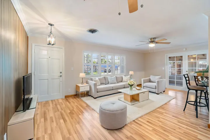 06-2107 N 15th Ave Hollywood, FL-800 - C