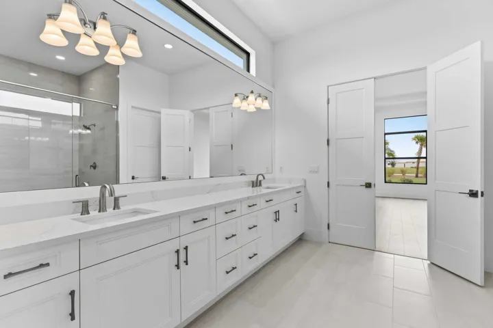 Owner's Bath