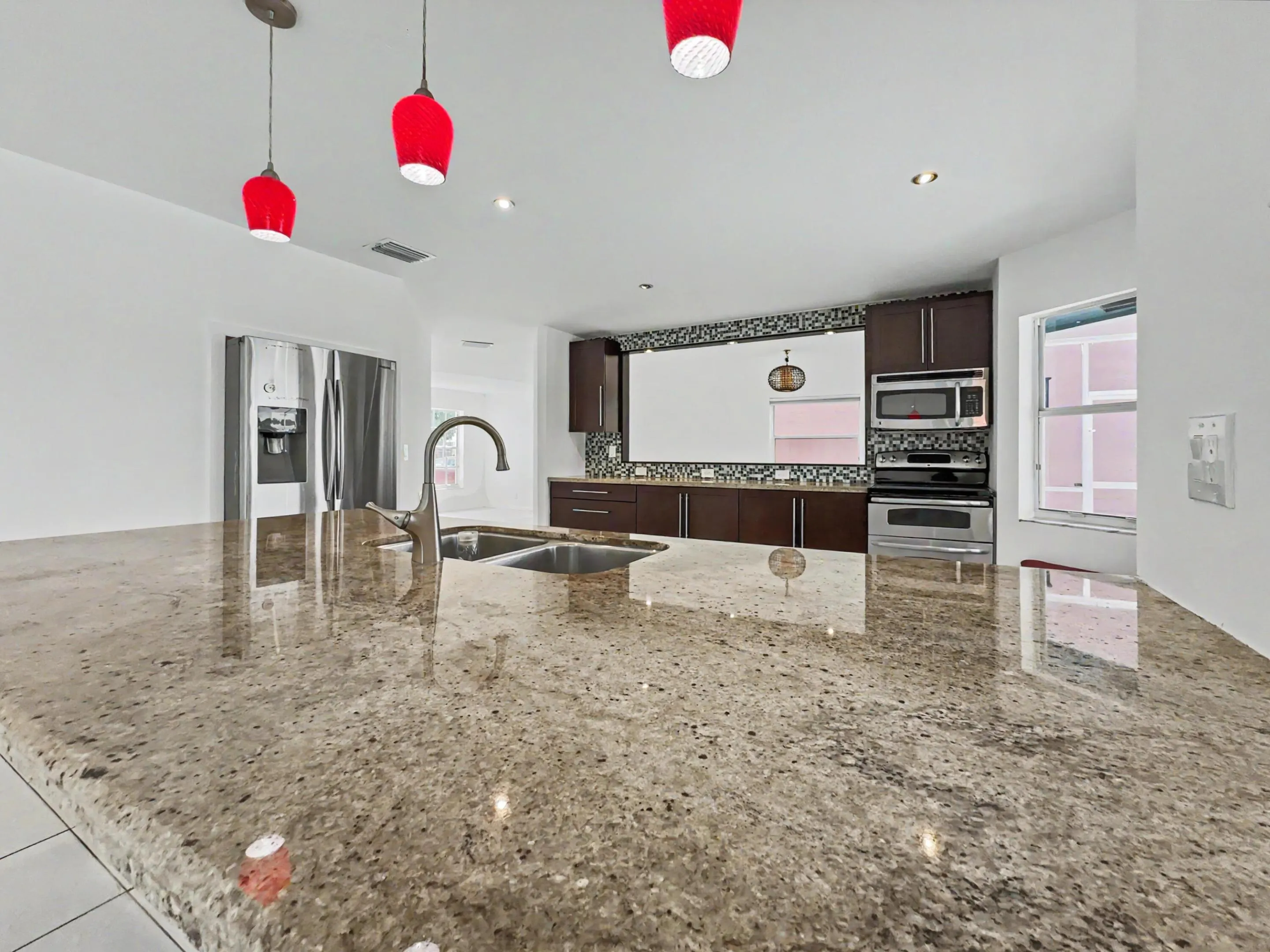KITCHEN COUNTER
