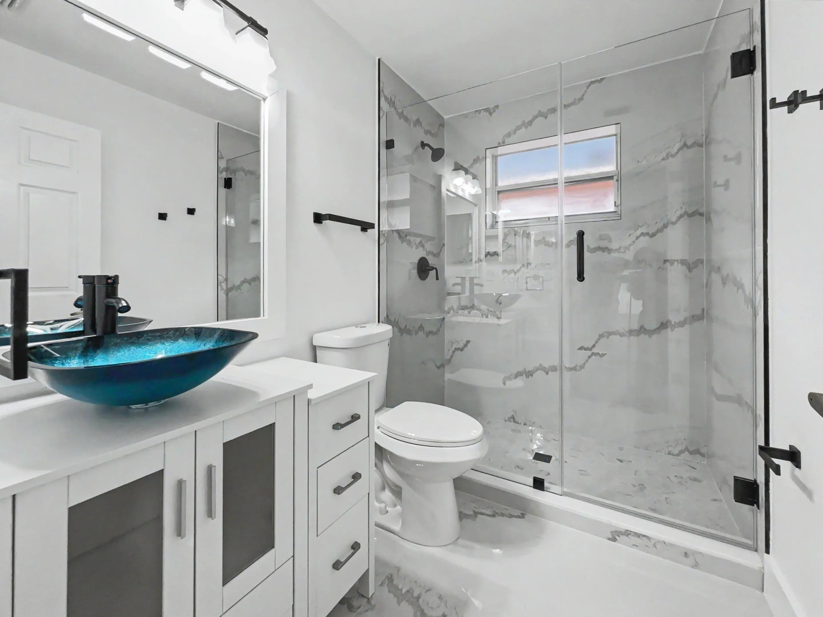 UPSTAIRS GUEST FULL BATH