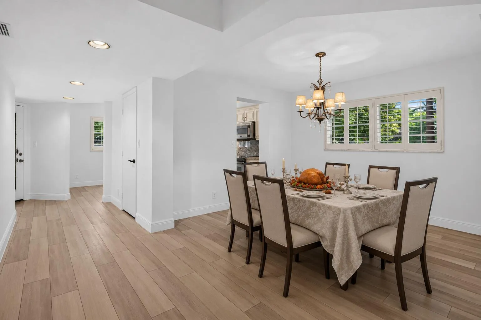 DINING RM VIRTUAL FURNITURE