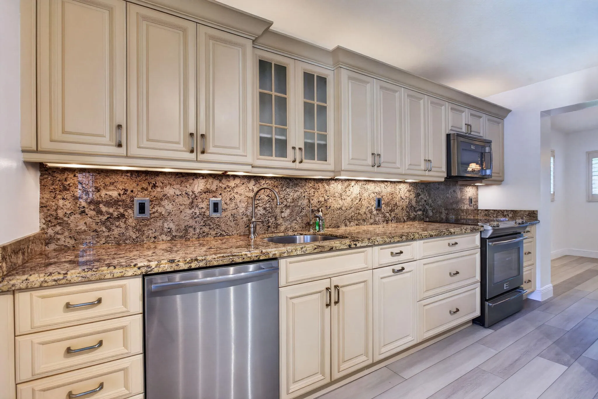 10-web-or-mls-1606 A1-0687