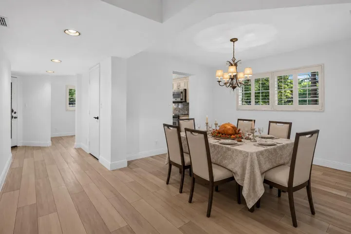 DINING RM VIRTUAL FURNITURE