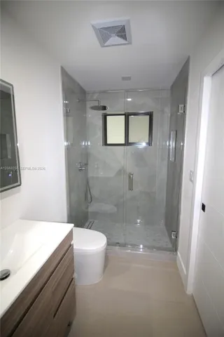 Master Bathroom - 1