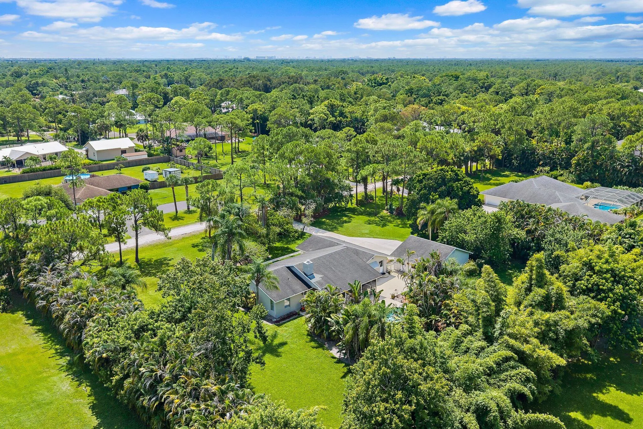 Best of Everything! A 12 minute drive to Gorgeous ocean beaches!