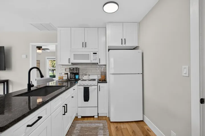 Back Unit Kitchen