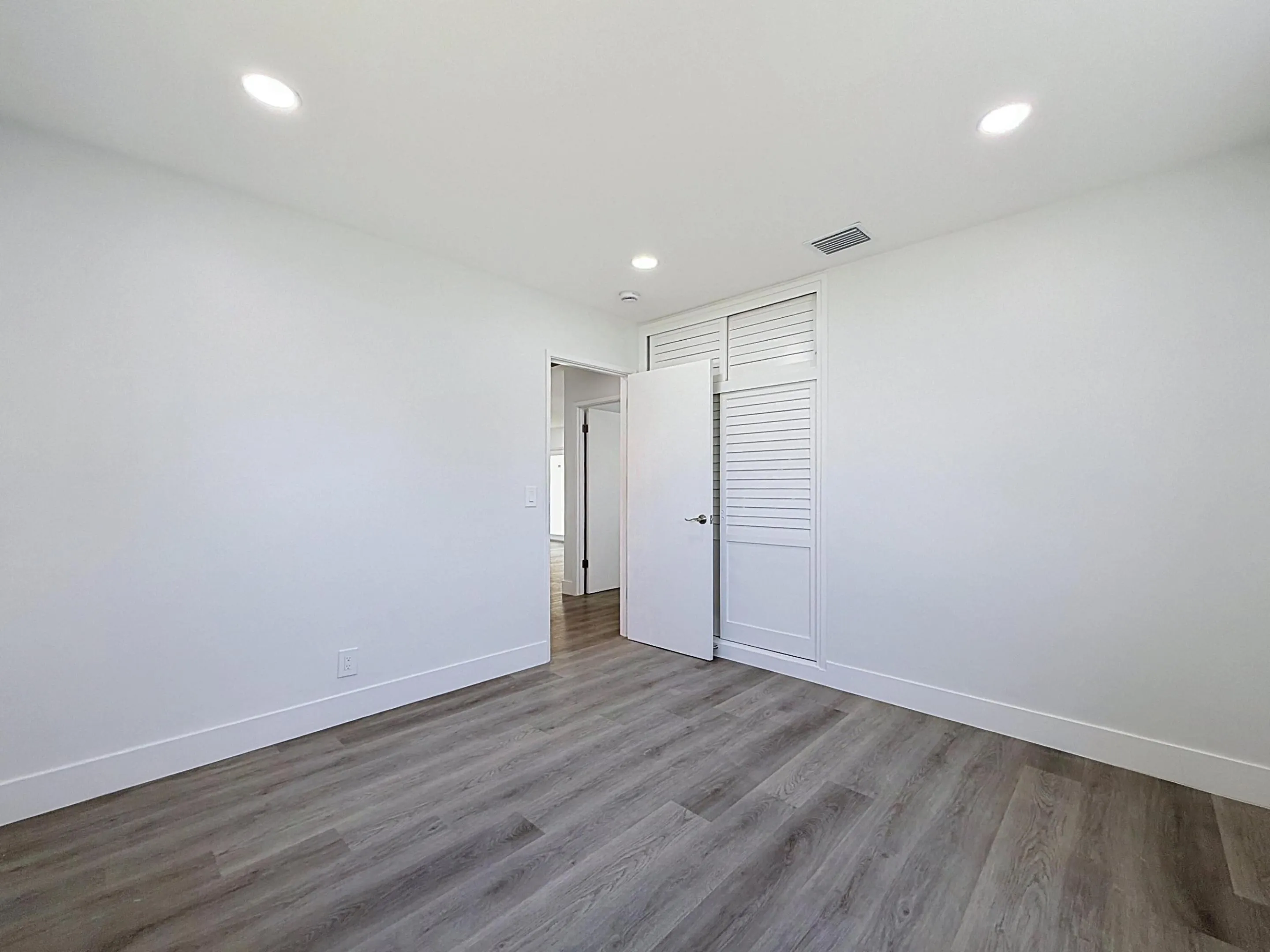 1441-sw-1st-ave_00015