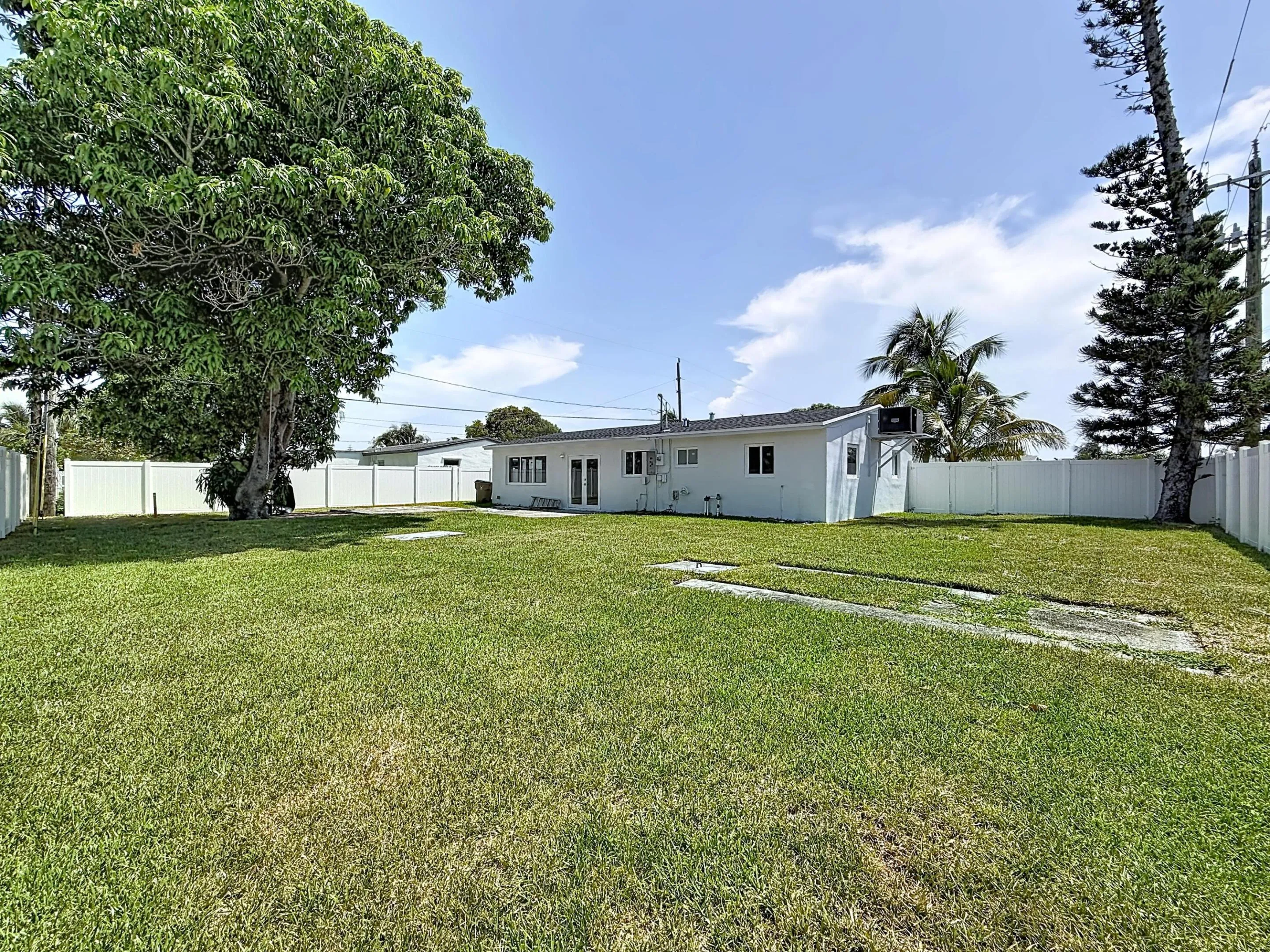 1441-sw-1st-ave_00022