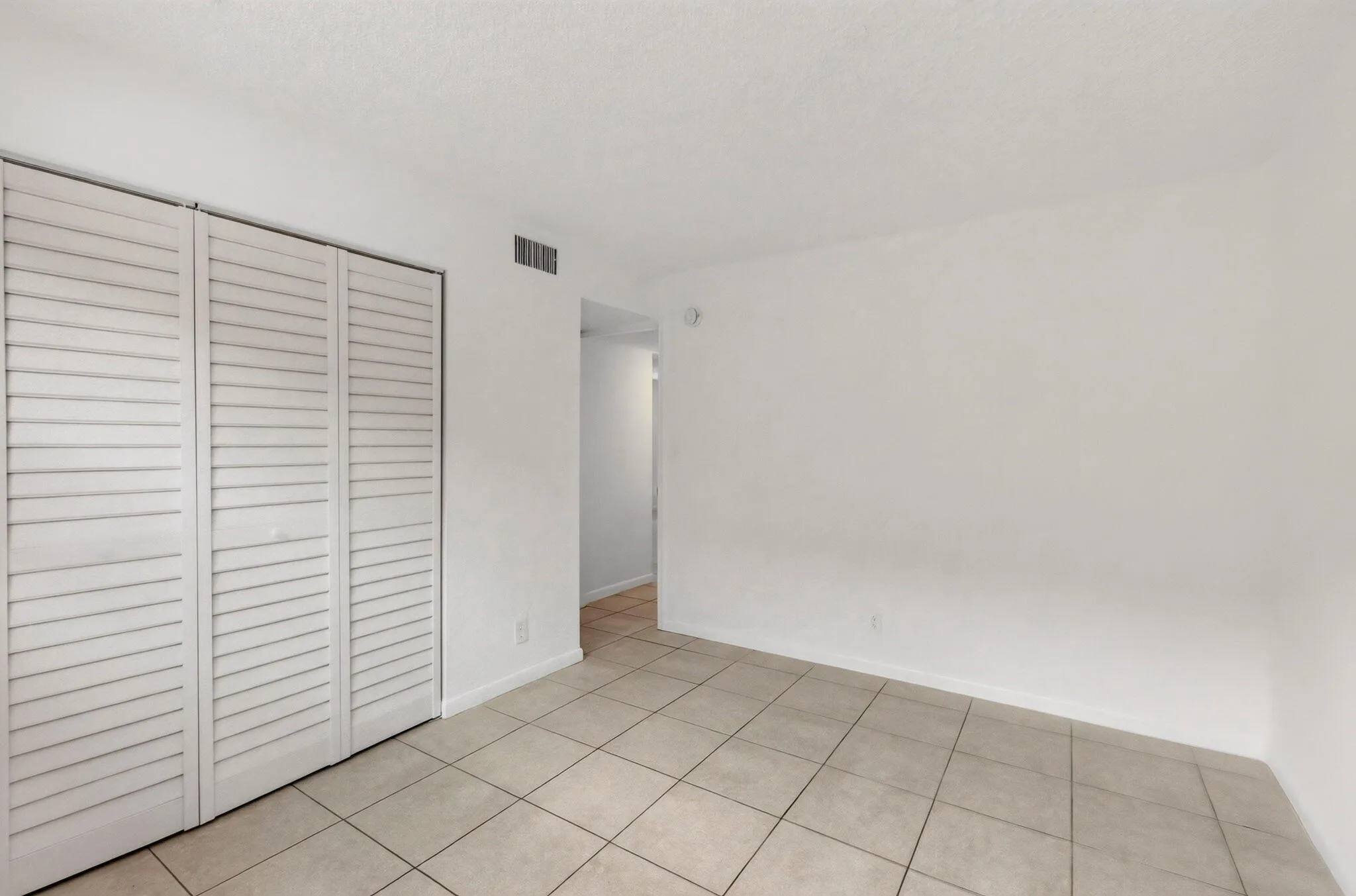 2nd Bedroom Closet