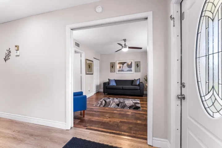 2nd master bedroom / office with en-suite bathroom
