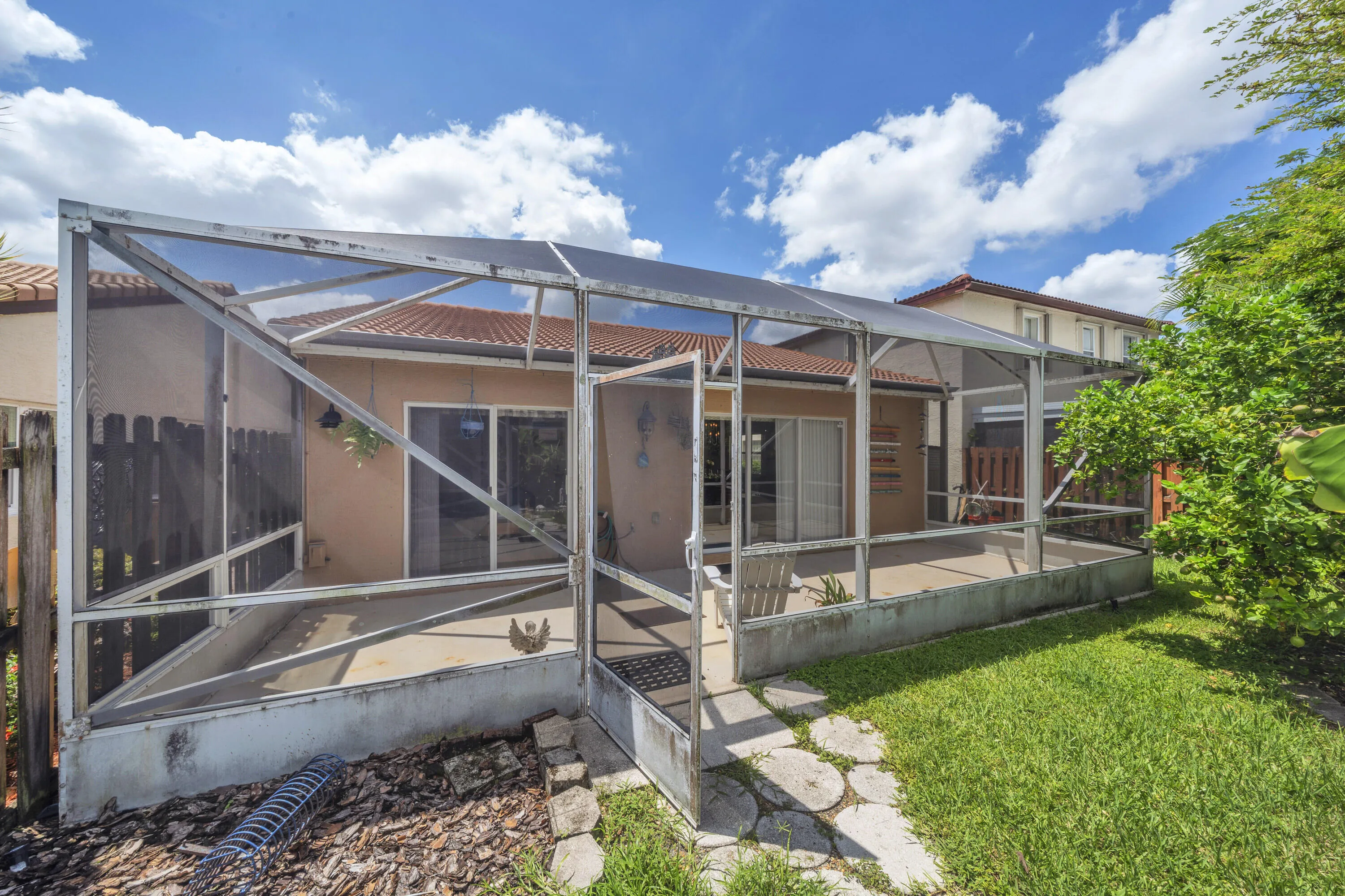 13 Exterior back